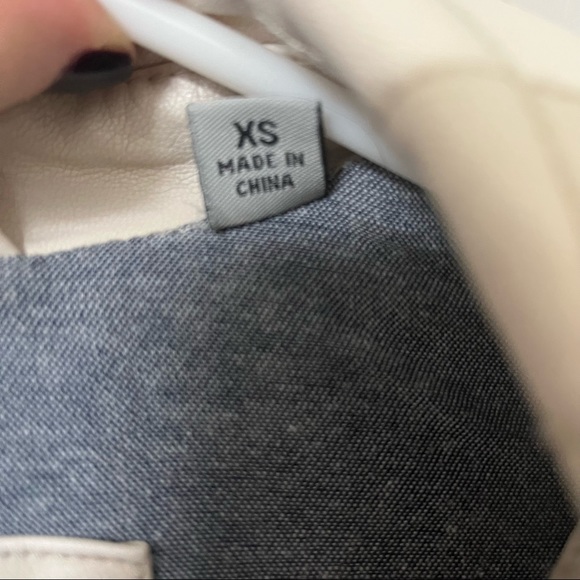 Levi’s White Faux Leather Jacket - Picture 2 of 8